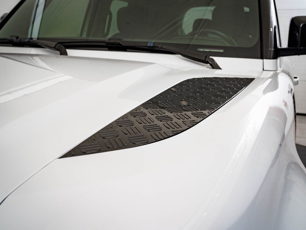 Used 2023 Land Rover Defender 110 X-Dynamic SE image 22