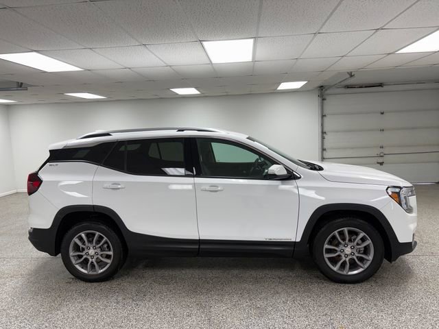 Used 2024 GMC Terrain SLT image 8
