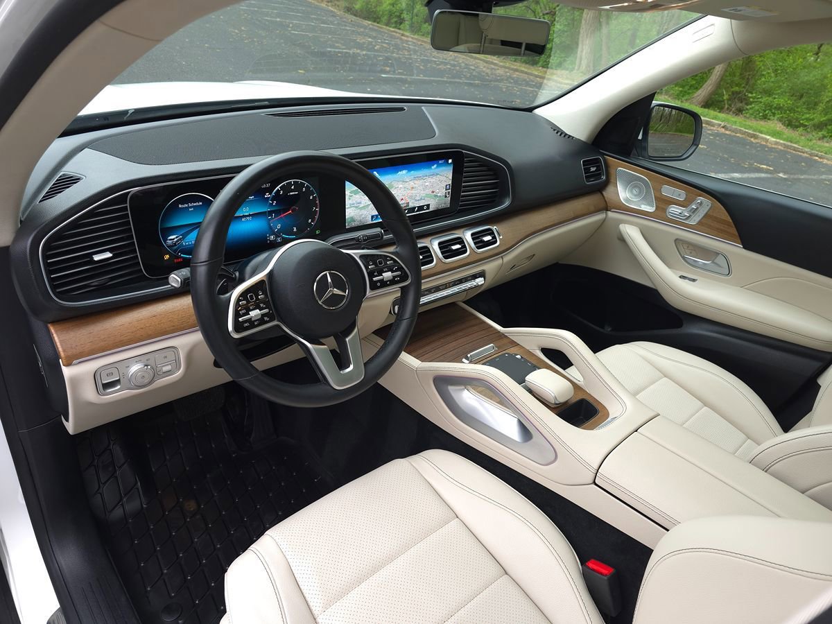 Used 2023 Mercedes-Benz GLE 350 4MATIC w/ AMG Line Exterior image 2