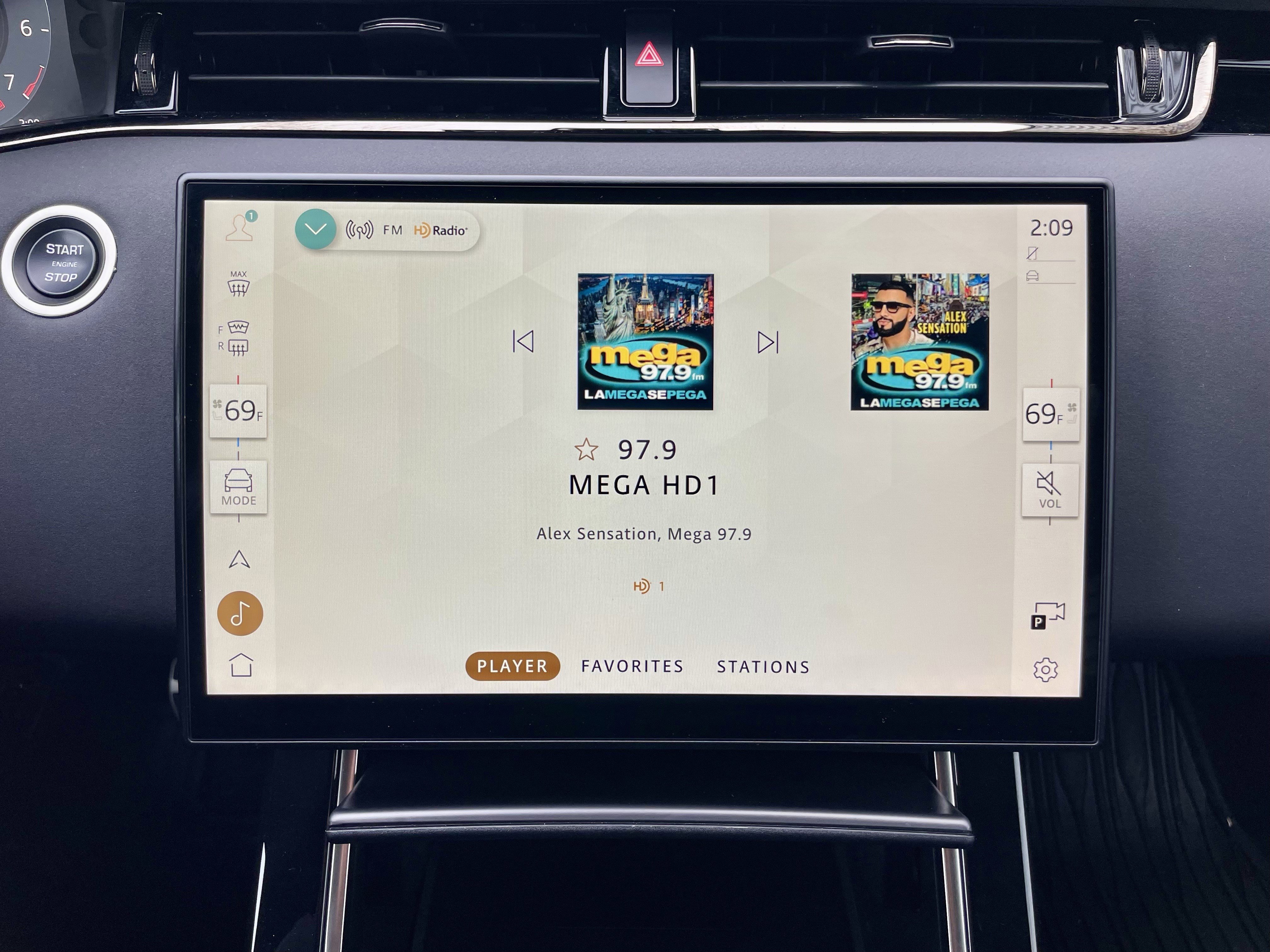 Certified 2024 Land Rover Range Rover Evoque Dynamic SE image 29