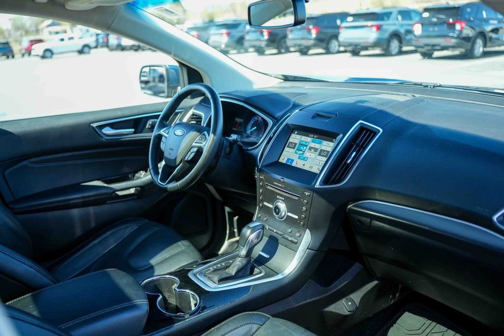 Used 2018 Ford Edge Titanium w/ Equipment Group 301A AWD/4WD image 13
