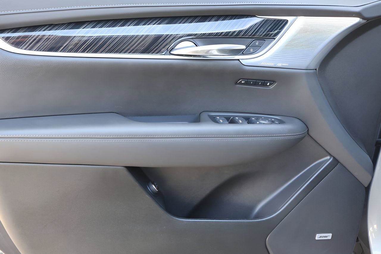 Used 2025 Cadillac XT6 Premium Luxury FWD image 10