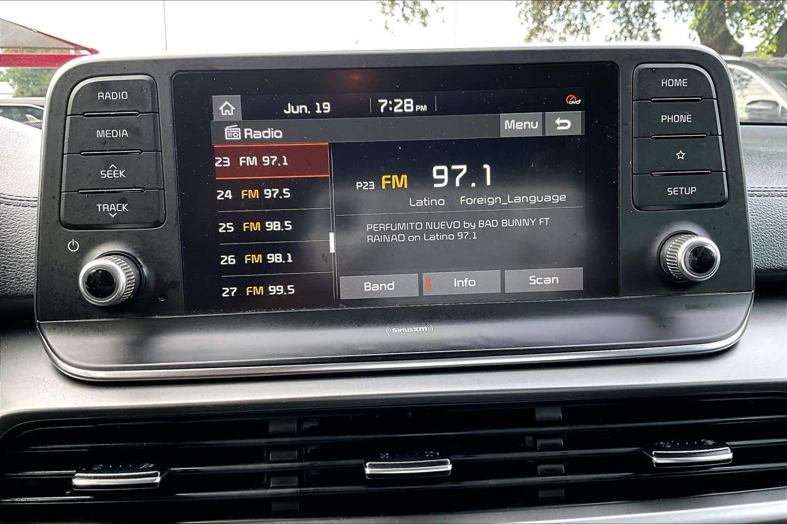 Used 2021 Kia Telluride LX FWD image 31