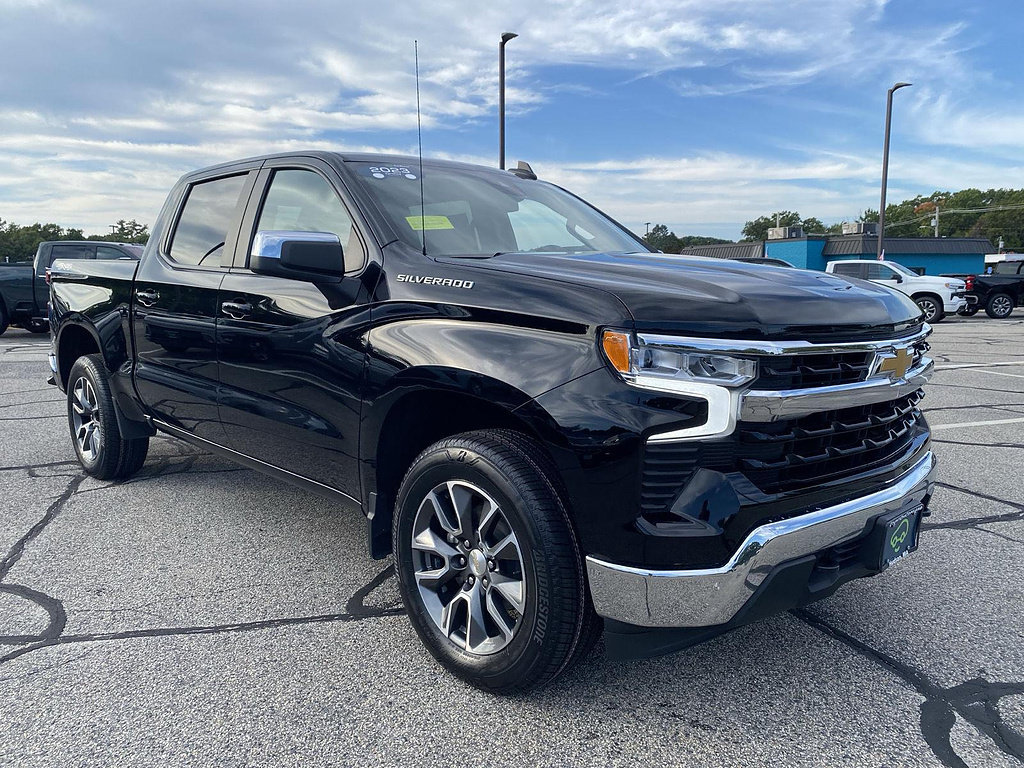Certified 2023 Chevrolet Silverado 1500 LT AWD/4WD image 3