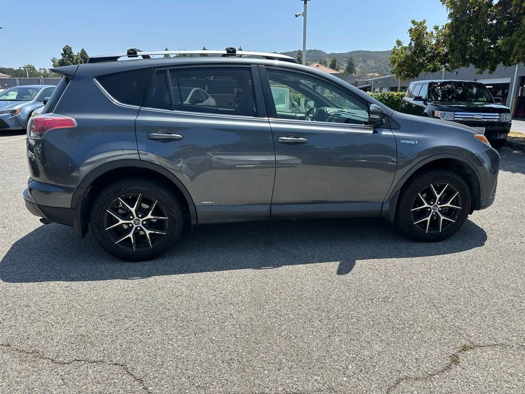 Used 2017 Toyota RAV4 SE AWD/4WD image 7