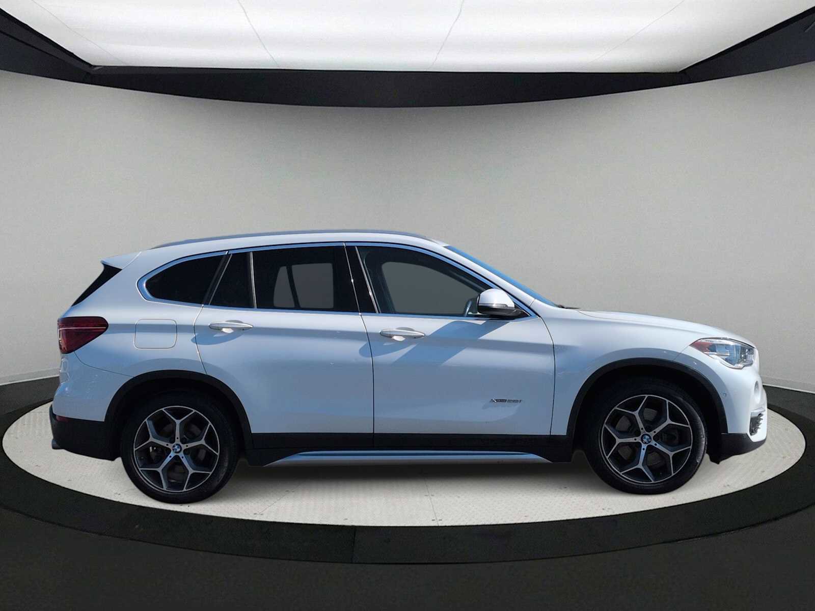 Used 2016 BMW X1 xDrive28i AWD/4WD image 9