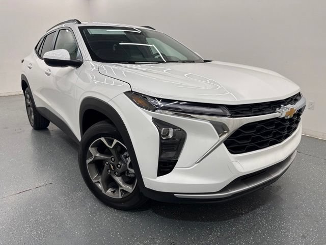 New 2026 Chevrolet Trax LT FWD image 3