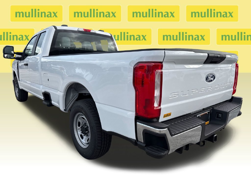 New 2027 Ford F250 XL w/ XL Chrome Package RWD image 4