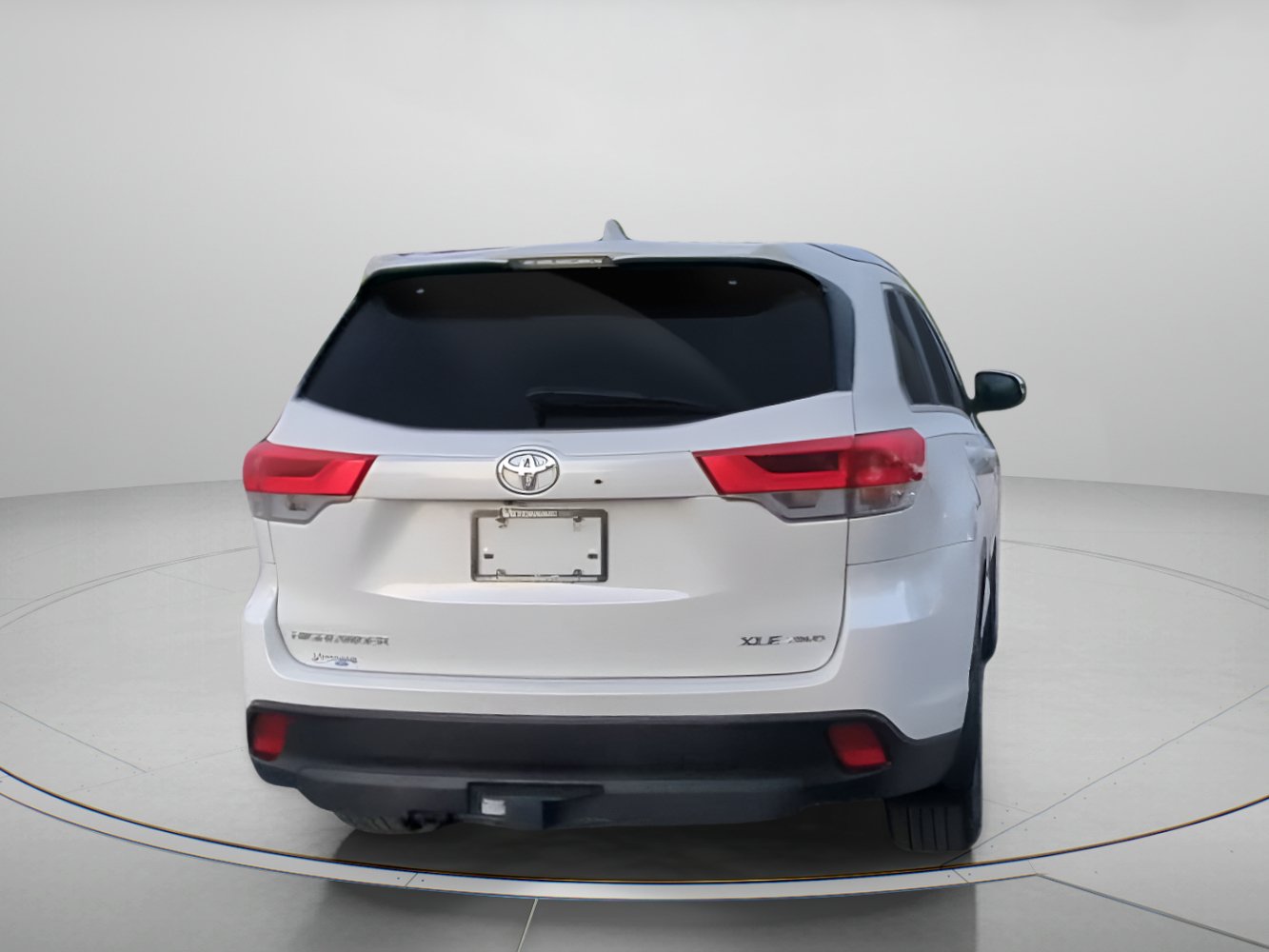 Used 2017 Toyota Highlander XLE AWD/4WD image 25