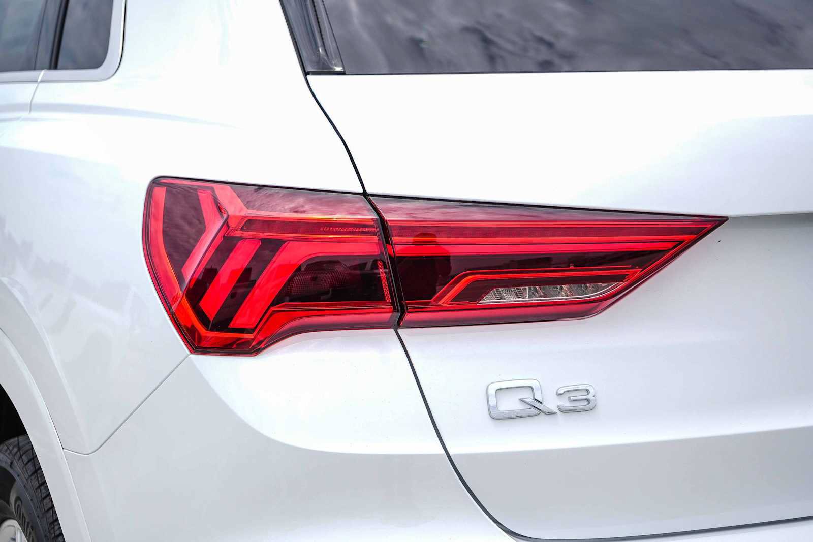 Used 2025 Audi Q3 2.0T Premium w/ Convenience Package AWD/4WD image 10