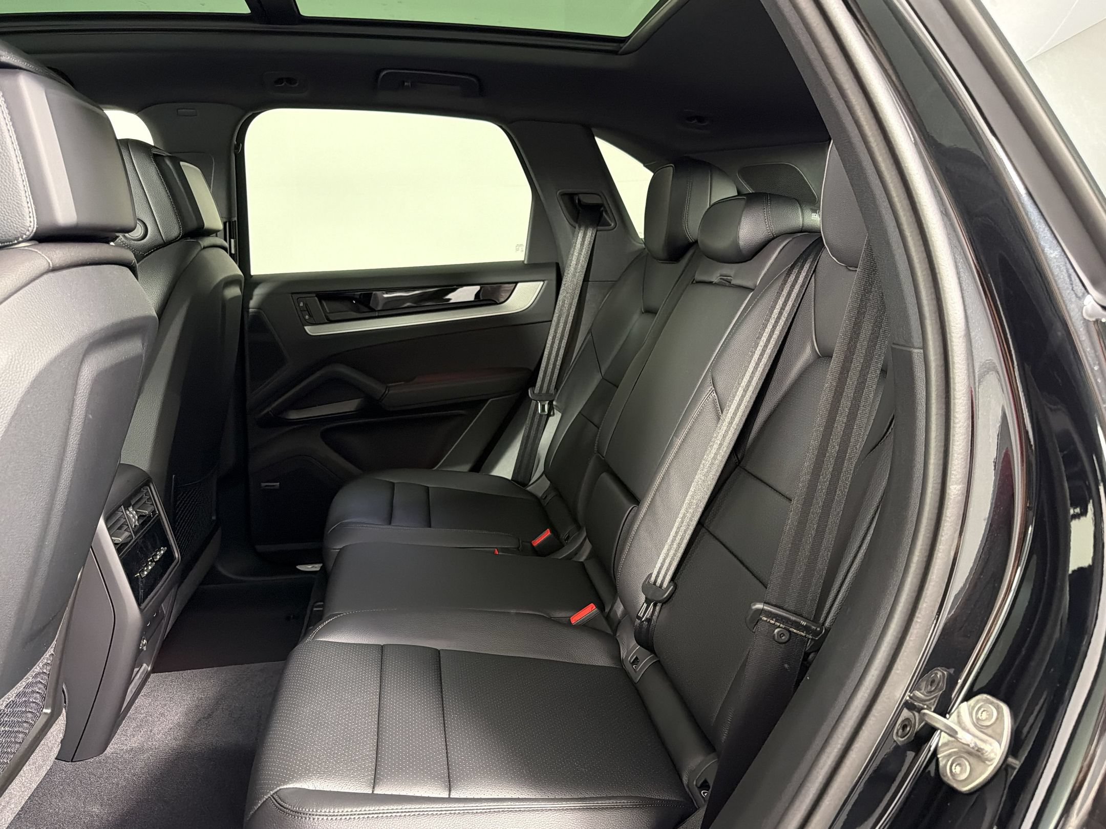 New 2026 Porsche Cayenne S AWD/4WD image 18