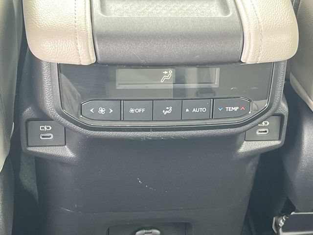 Used 2024 Toyota Grand Highlander AWD image 18