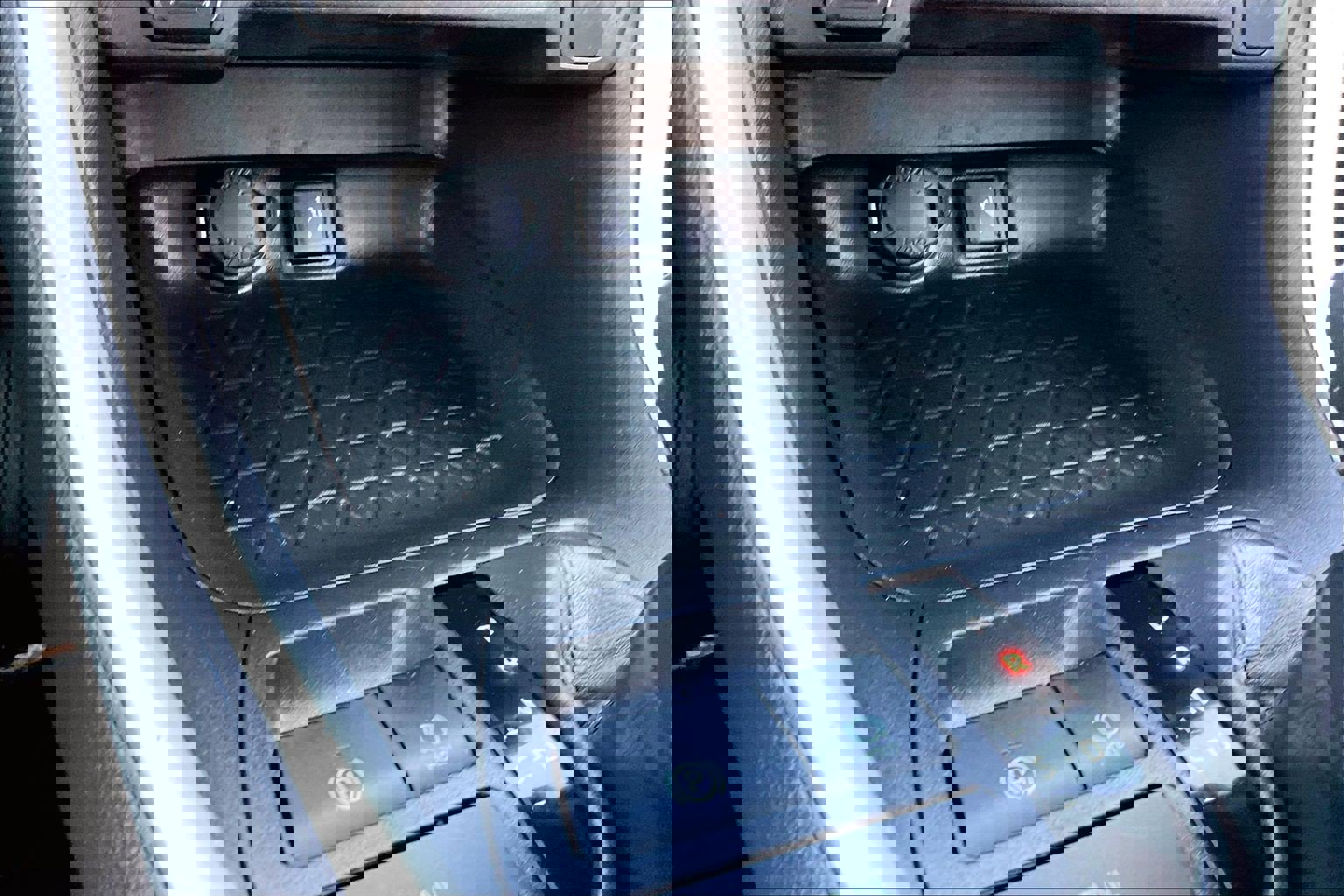 Used 2022 Toyota RAV4 LE image 30