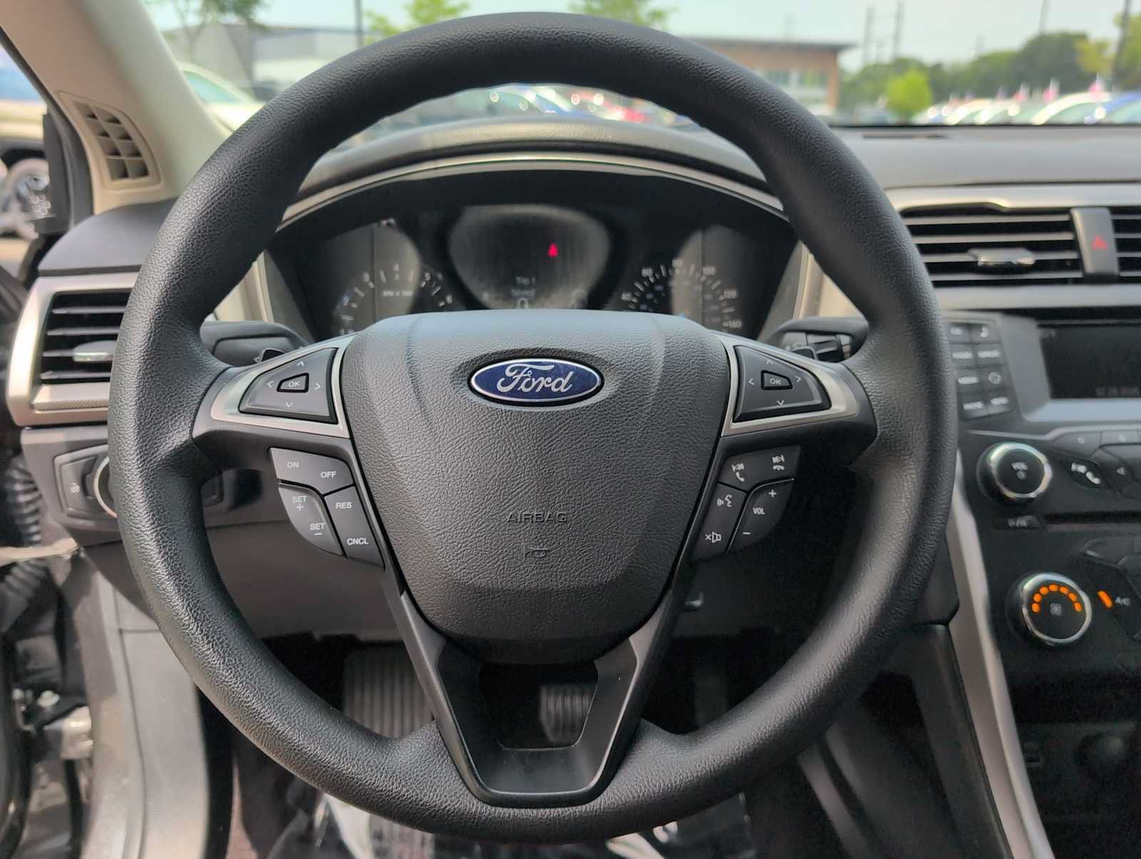 Used 2017 Ford Fusion SE FWD image 22