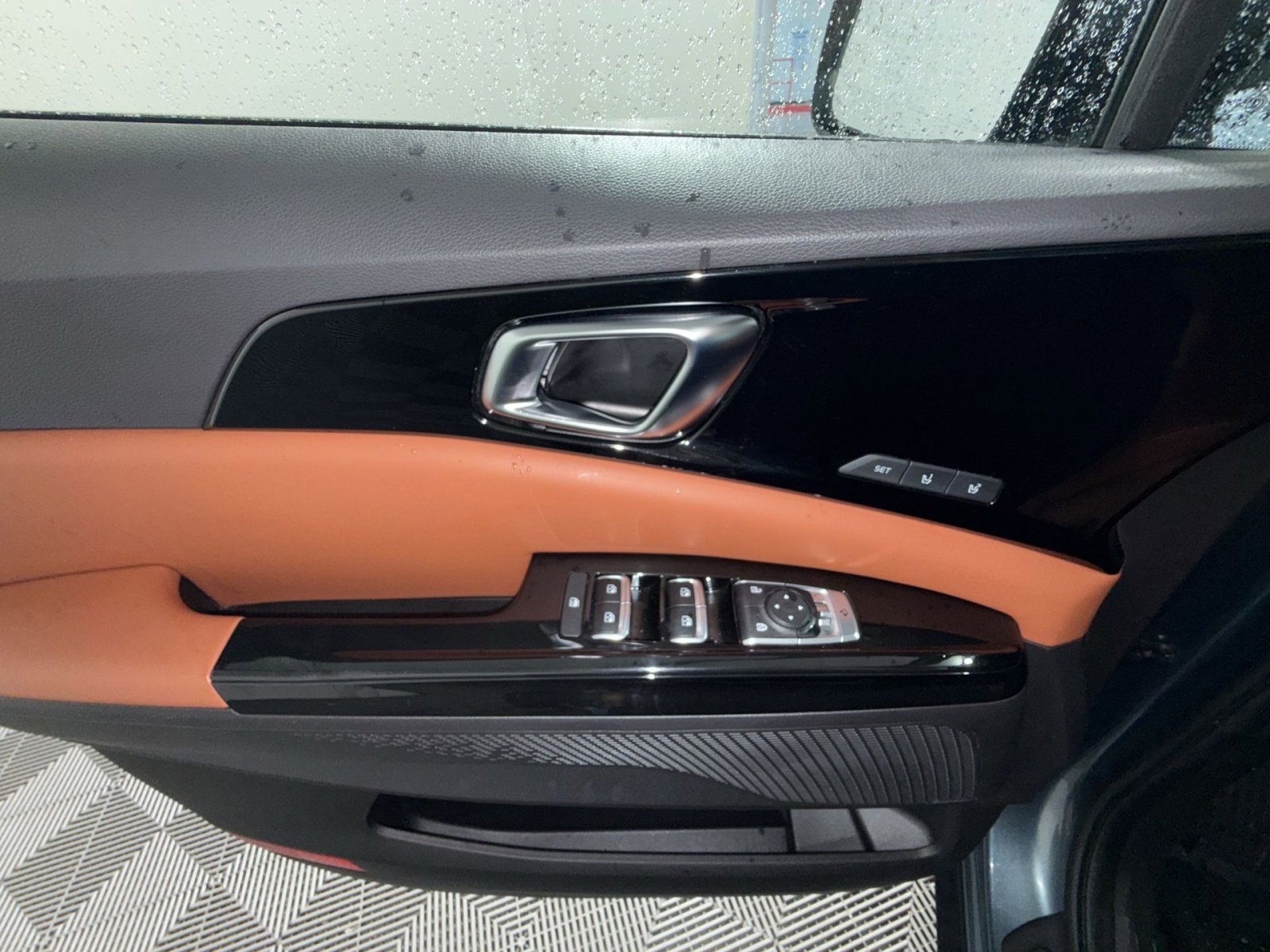 Used 2023 Kia Carnival SX Prestige FWD image 15