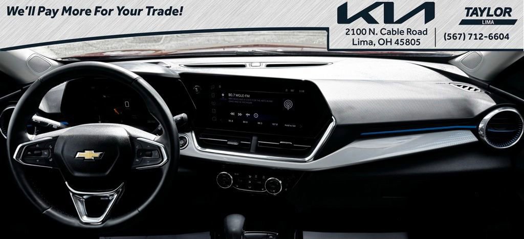Used 2025 Chevrolet Trax LT w/ LT Convenience Package FWD image 9