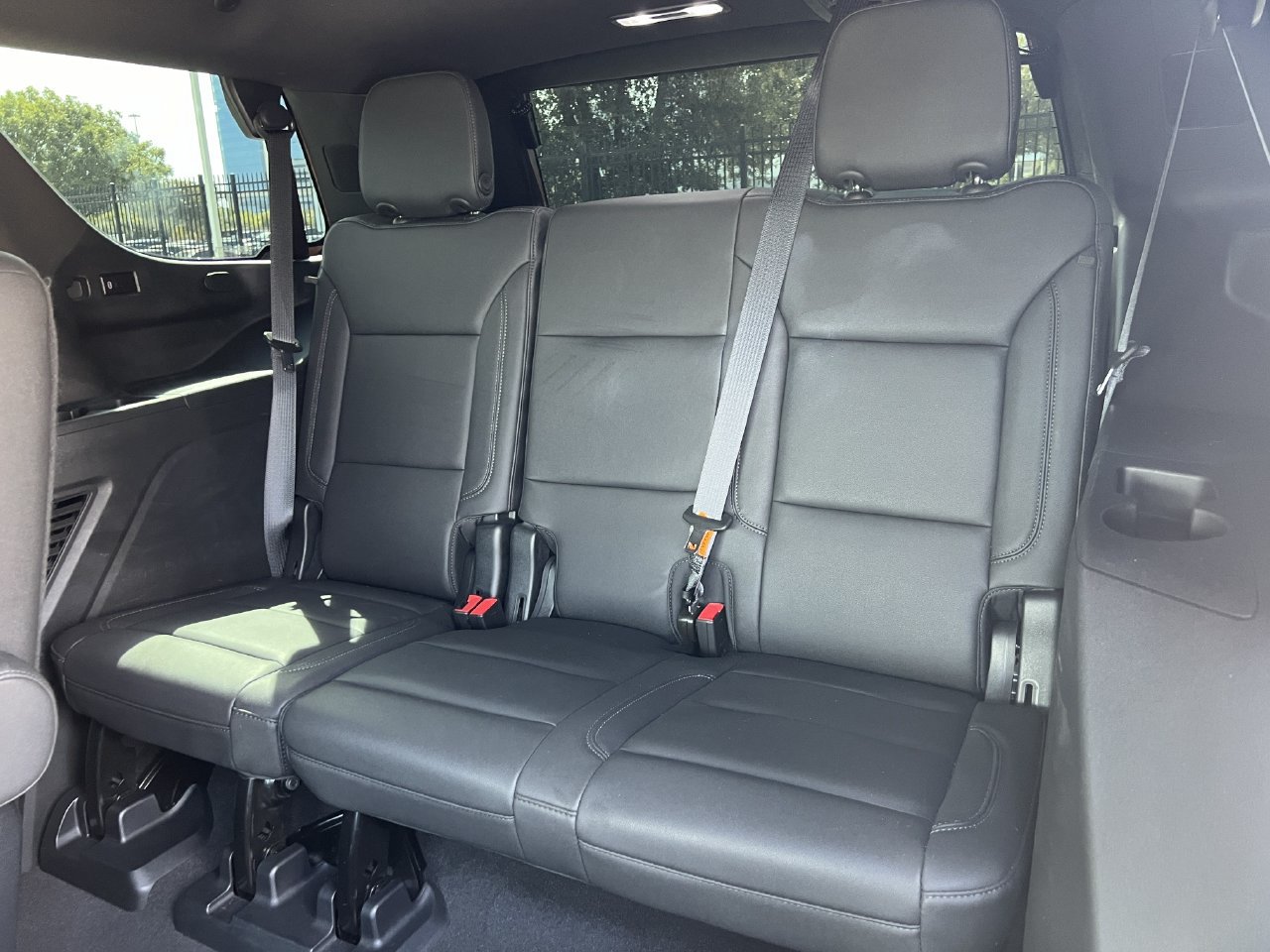 Used 2023 Chevrolet Tahoe Z71 w/ Luxury Package AWD/4WD image 25