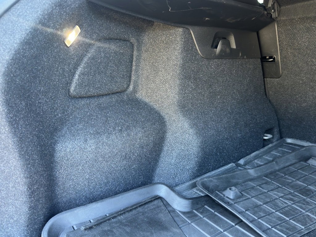 Used 2020 Volvo XC40 T4 Inscription image 33