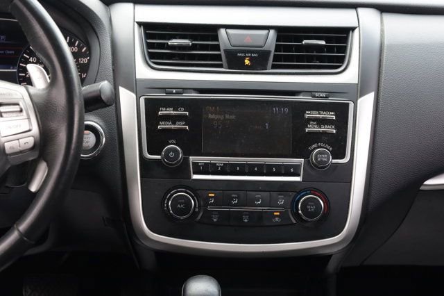 Used 2017 Nissan Altima 2.5 SR w/ Interior Lighting Package image 7