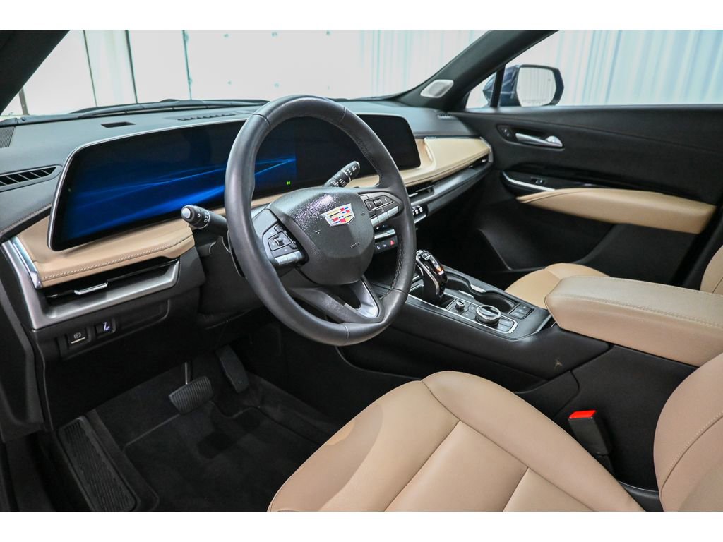 Certified 2024 Cadillac XT4 Luxury w/ Cold Weather Package image 9