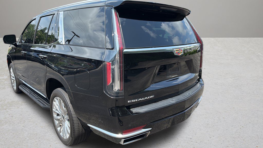 Certified 2024 Cadillac Escalade Premium Luxury w/ LPO, Floor Liner Package AWD/4WD image 10