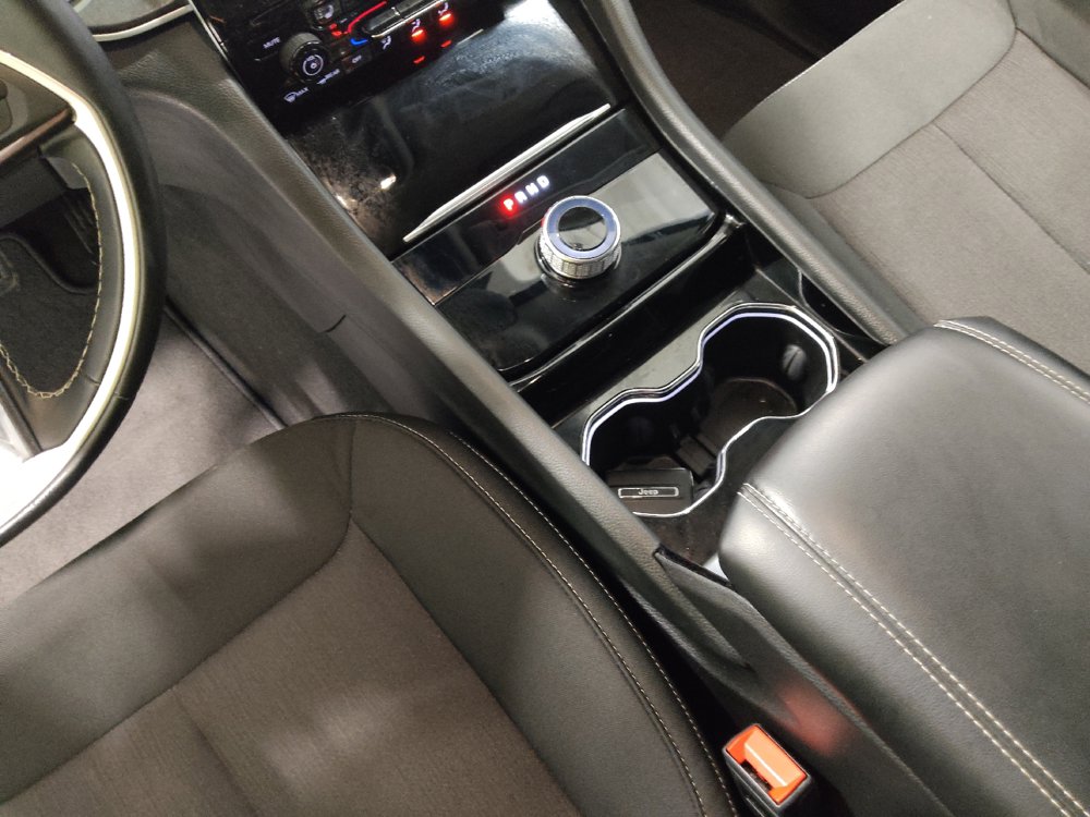 Used 2022 Jeep Grand Cherokee Laredo w/ Luxury Tech Group I AWD/4WD image 26