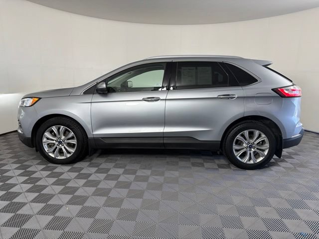 Used 2020 Ford Edge Titanium w/ Class II Trailer Tow Package AWD/4WD image 9