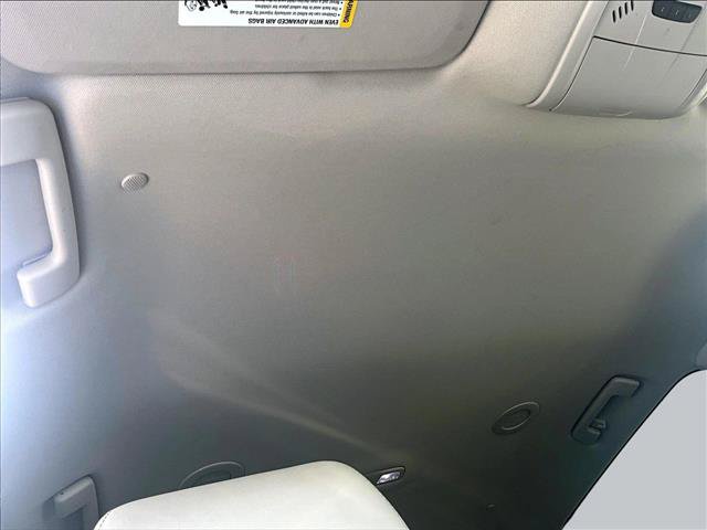 Used 2023 Buick Enclave Essence w/ Sport Touring Edition FWD image 17