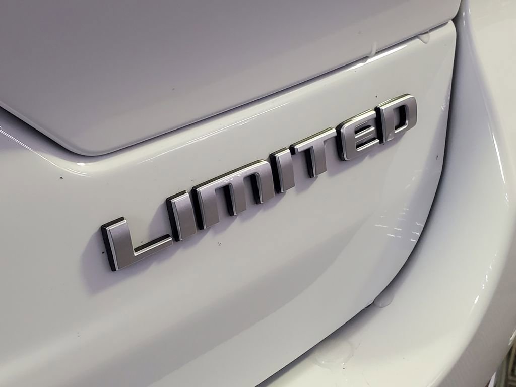 Used 2024 Jeep Grand Cherokee Limited AWD/4WD image 7