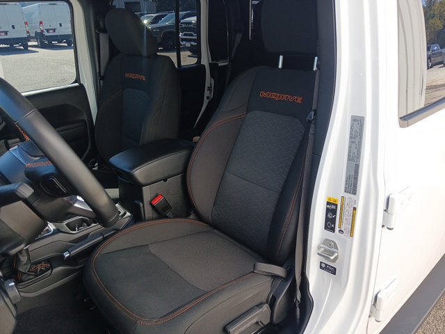 Used 2023 Jeep Gladiator Mojave AWD/4WD image 33