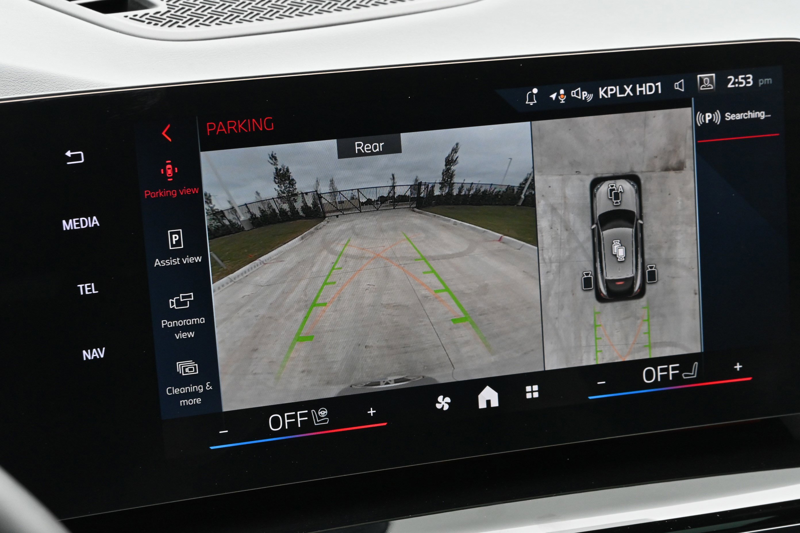 Certified 2025 BMW X2 xDrive28i AWD/4WD image 18