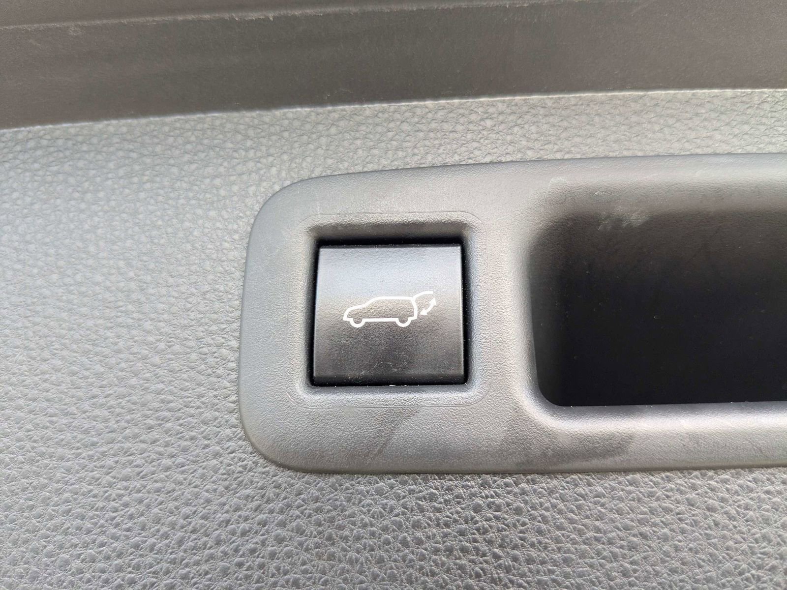 Used 2022 Toyota Highlander XLE image 13