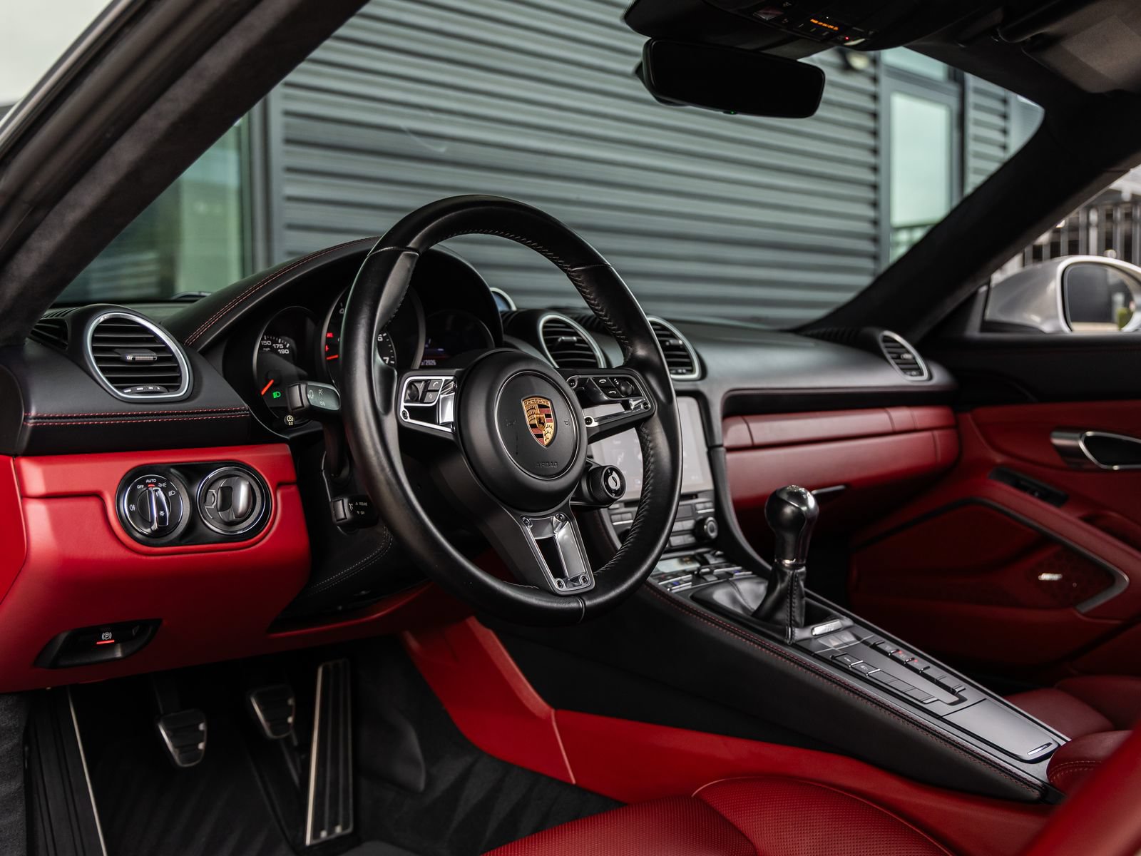 Certified 2018 Porsche 718 Cayman GTS RWD image 4