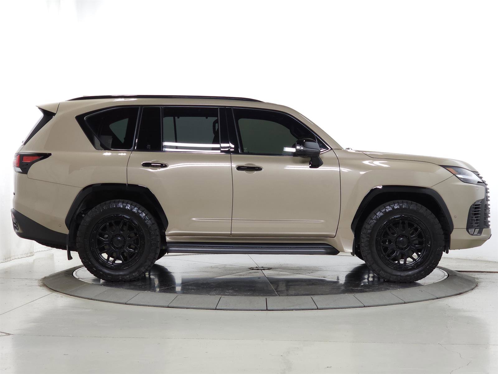 Certified 2025 Lexus LX 700h Overtrail AWD/4WD image 13