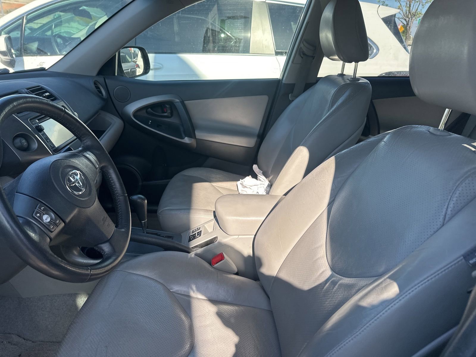 Used 2012 Toyota RAV4 Limited w/ Navigation Value Pkg image 7