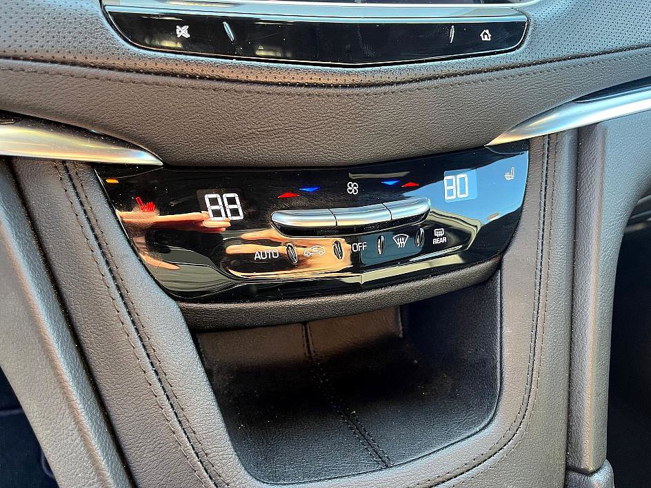 Certified 2025 Cadillac XT5 Premium Luxury image 24