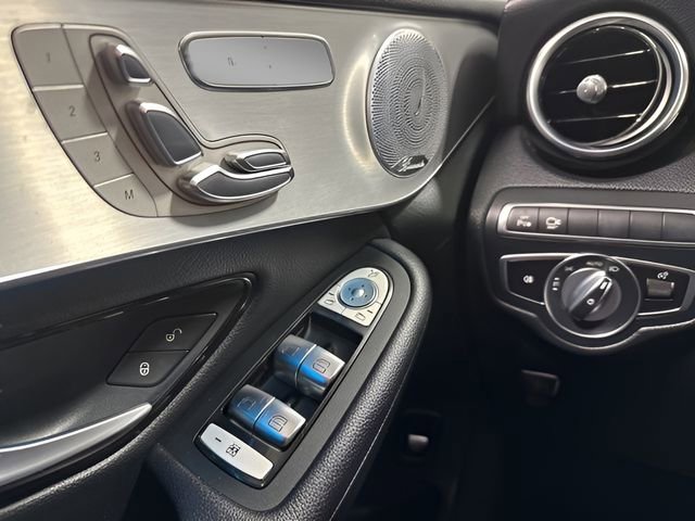 Used 2019 Mercedes-Benz GLC 300 4MATIC image 16