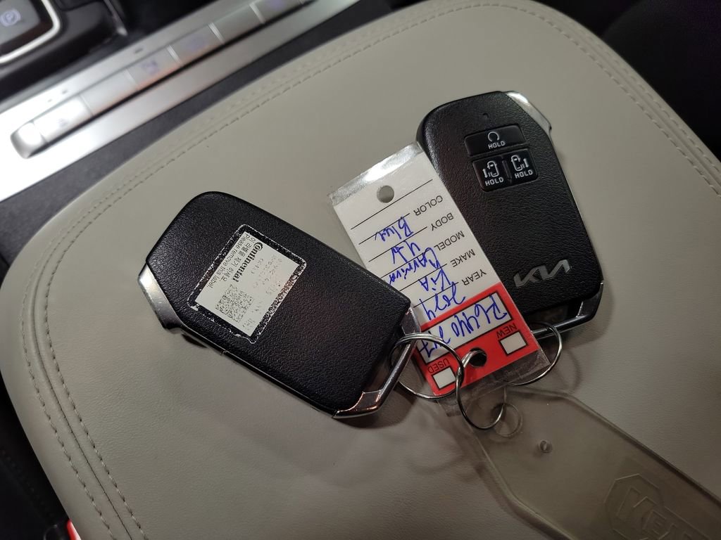Used 2024 Kia Carnival LX image 15