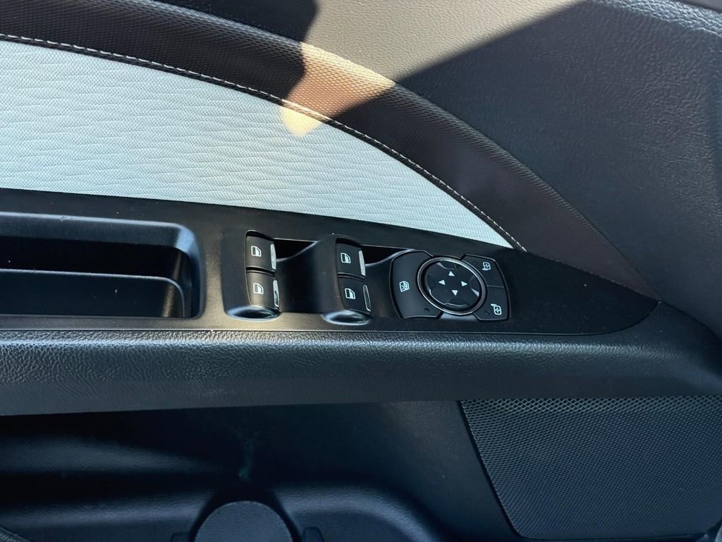 Used 2019 Ford Fusion SE w/ Equipment Group 151A image 17
