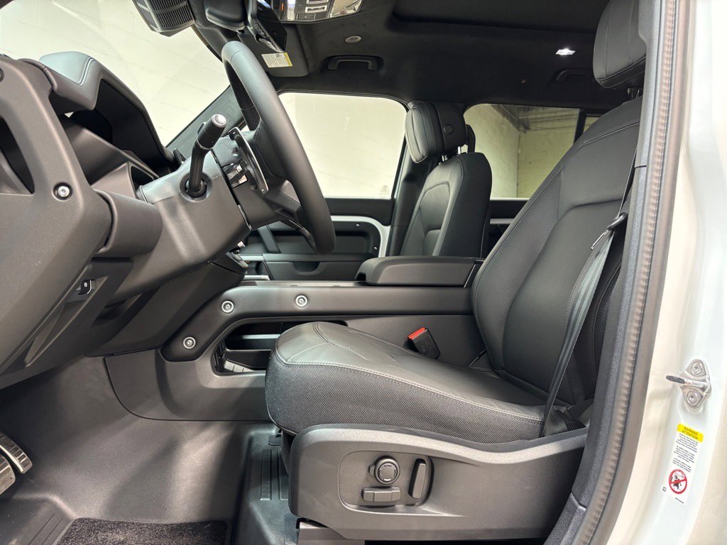 New 2025 Land Rover Defender 110 V8 image 24