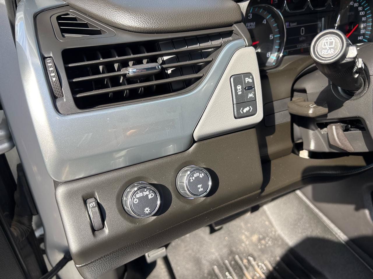 Used 2019 Chevrolet Suburban LT AWD/4WD image 12