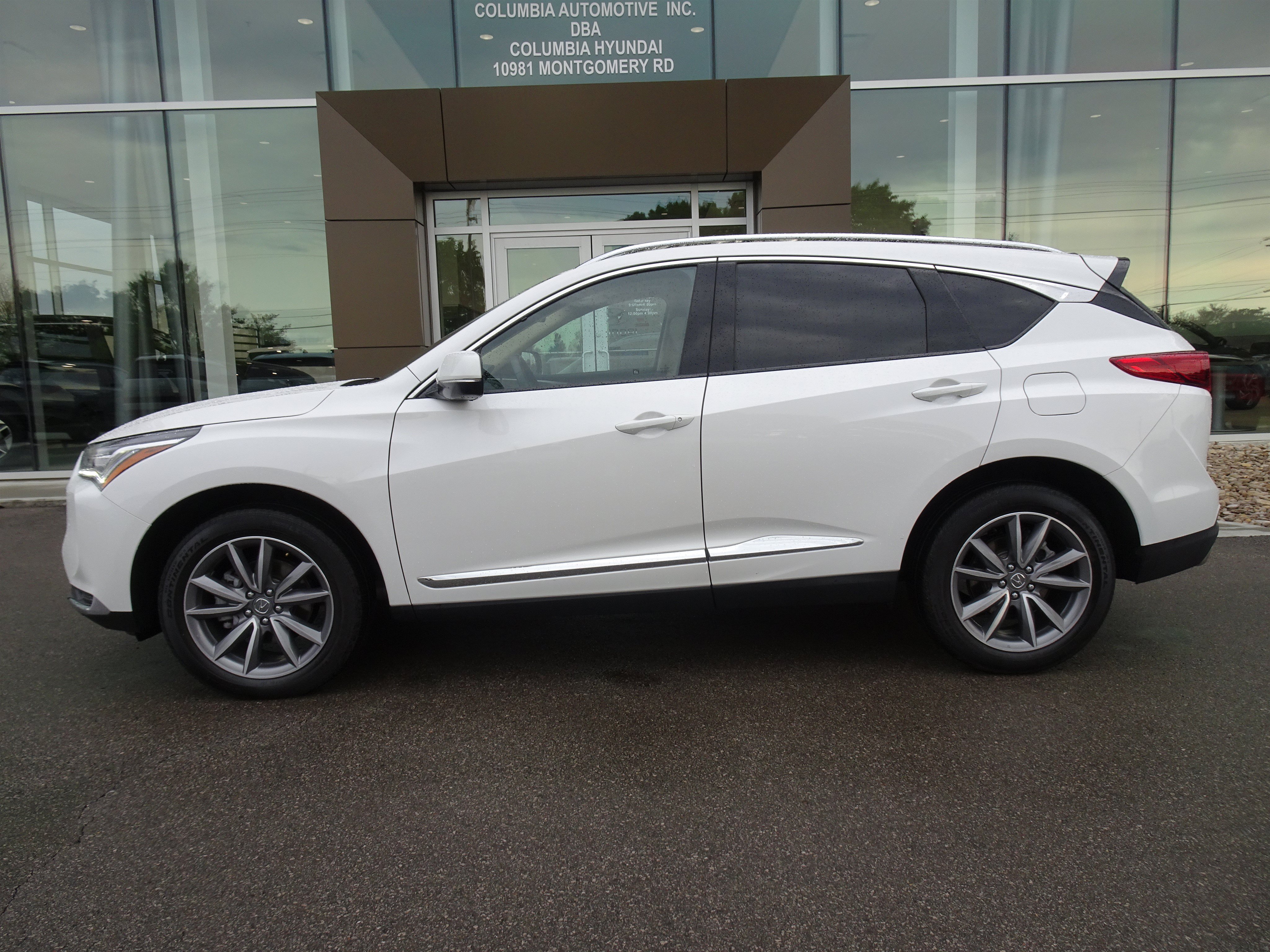 Used 2024 Acura RDX w/ Technology Package AWD/4WD image 2