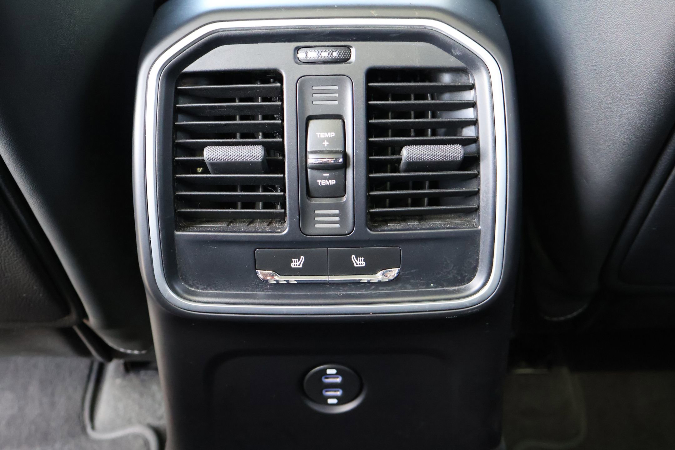Certified 2023 Porsche Macan image 23