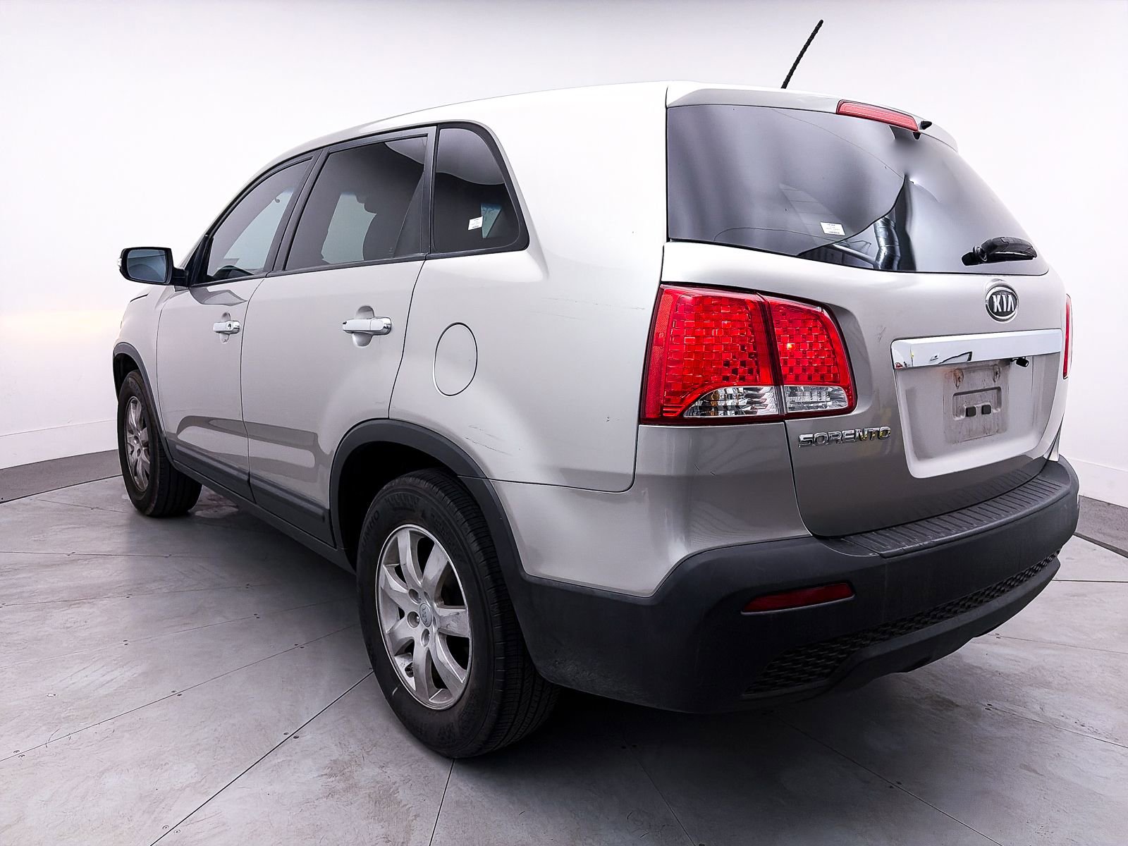 Used 2013 Kia Sorento LX image 8