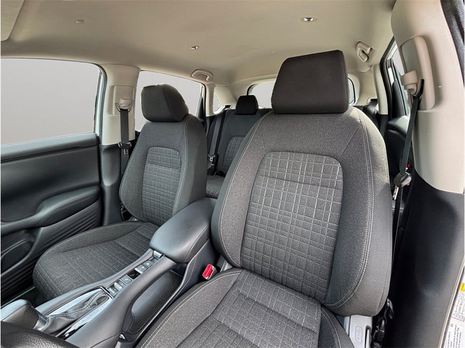Used 2023 Honda HR-V LX image 15