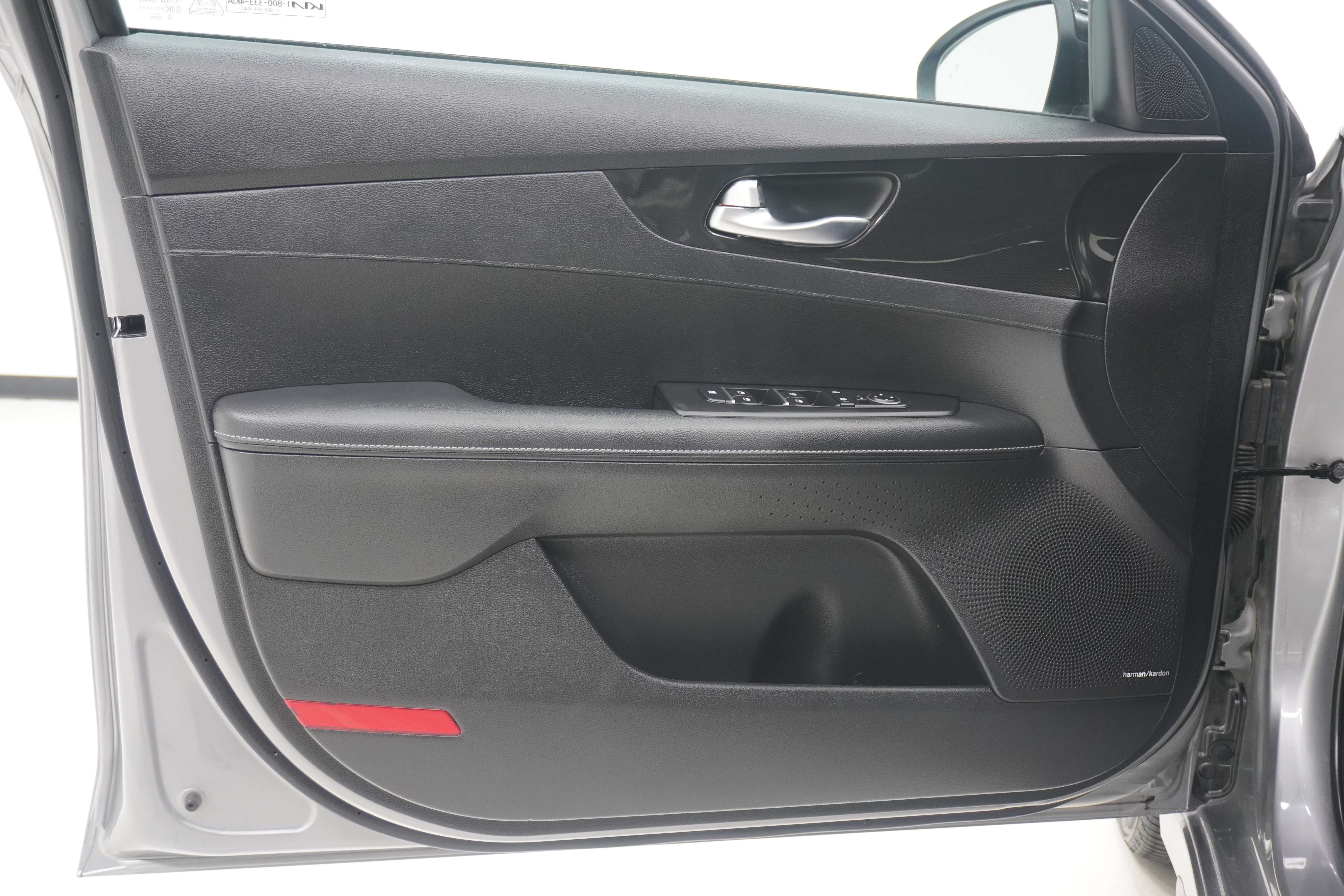 Used 2023 Kia Forte GT-Line w/ GT-Line Premium Package FWD image 12