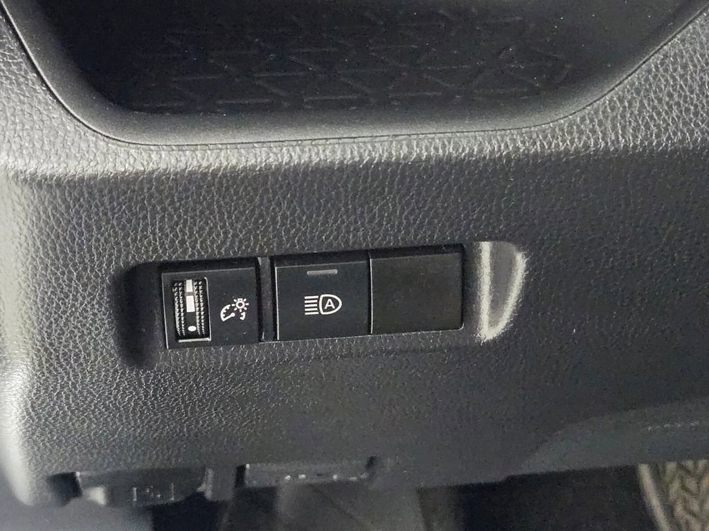 Used 2021 Toyota RAV4 XLE image 12