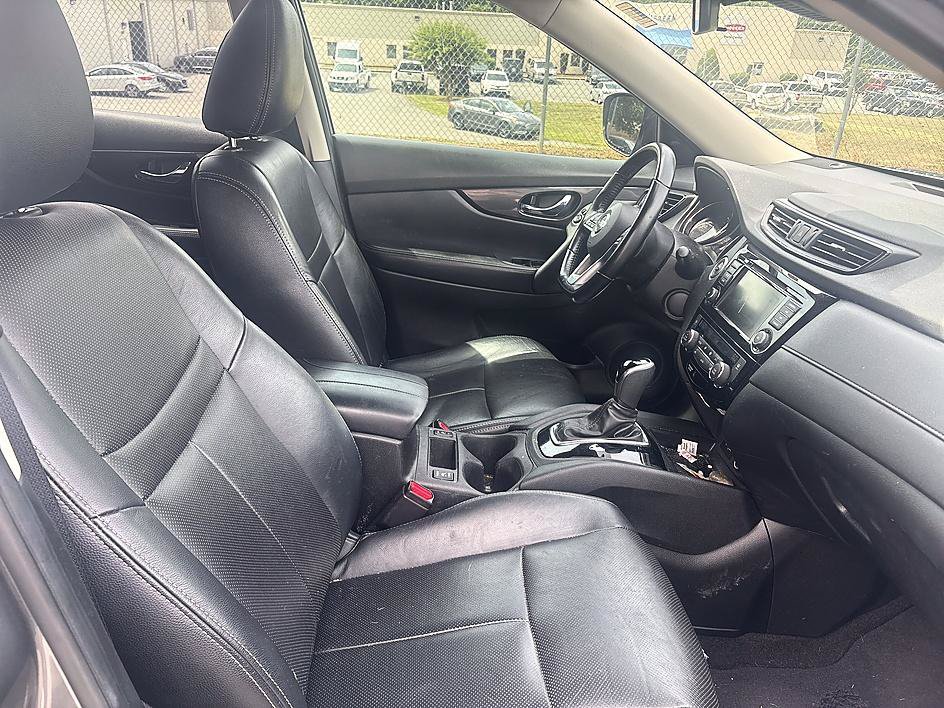 Used 2020 Nissan Rogue SV FWD image 19