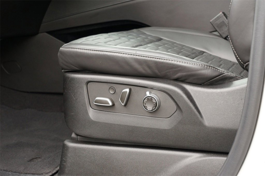 Used 2023 Cadillac Escalade ESV Sport Platinum w/ LPO, ONYX Package image 14