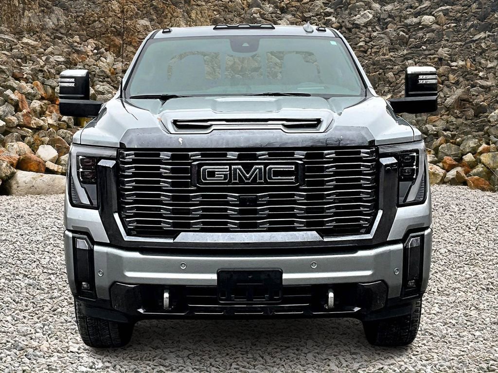 Used 2024 GMC Sierra 2500 Denali Ultimate image 3